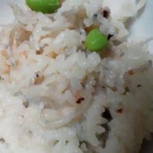 使いきりレシピ『枝豆と海老の釜飯風』